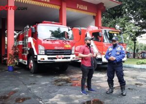 mobil pemadam kebakaran