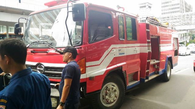 dua pria curi mobil damkar