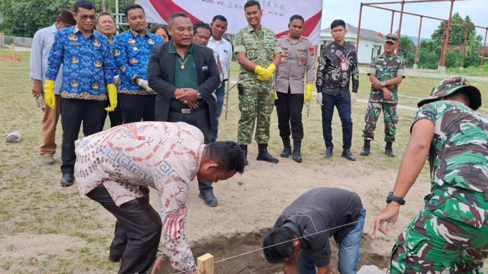 peletakan batu pertama pembangunan Koperasi Merah Putih